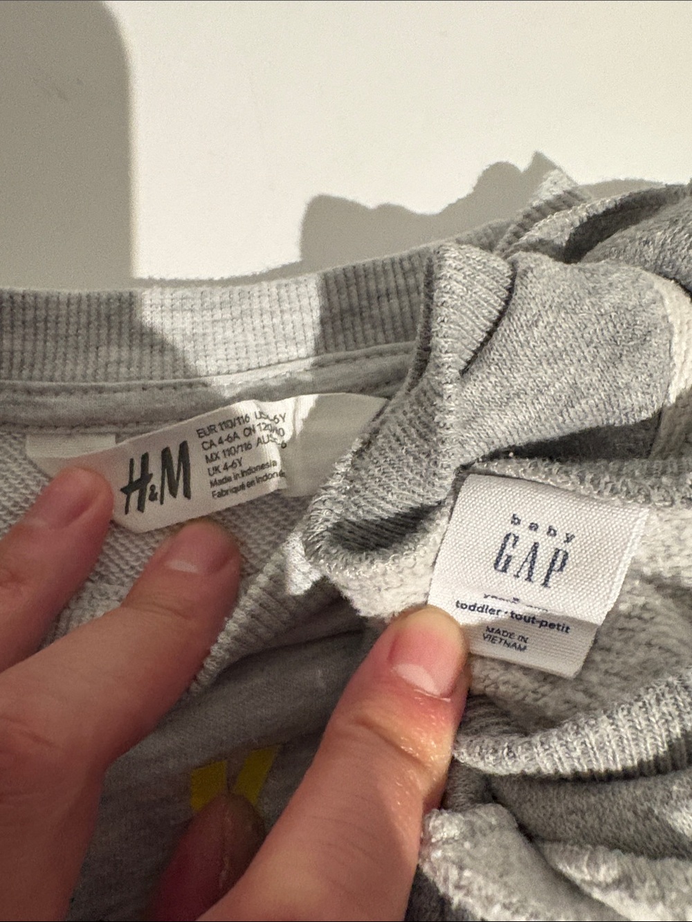 Girls bundle of 12 sweaters (3 to 6t) - Picture 7 of 12